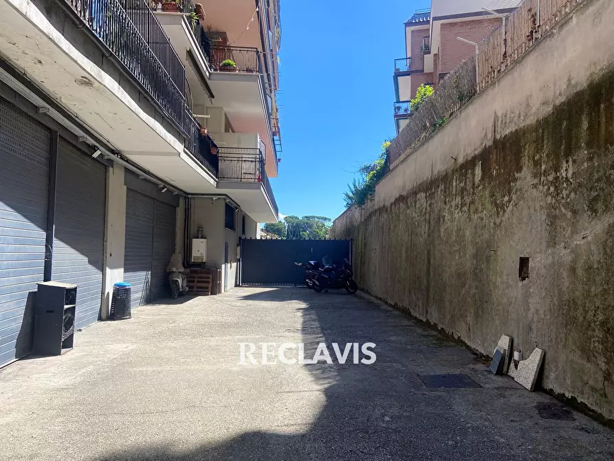 Immagine 29 di Locale commerciale in affitto  in Via Di Pietralata 240 a Roma