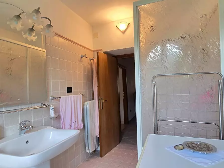 Immagine 42 di Appartamento in vendita  in Via Municipio a Abbateggio