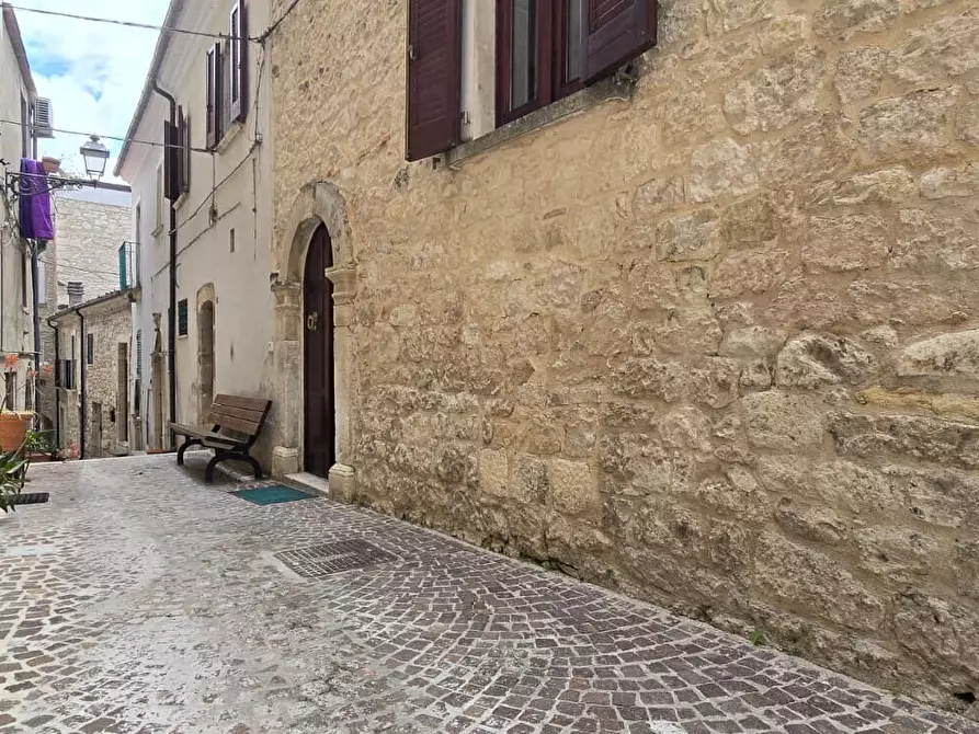 Immagine 10 di Appartamento in vendita  in Via Municipio a Abbateggio
