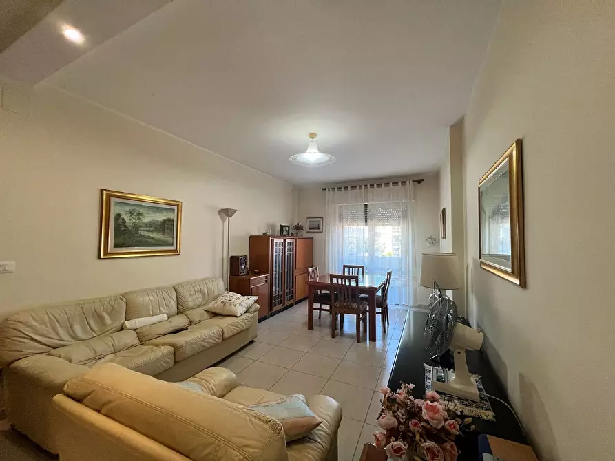 Immagine 3 di Appartamento in vendita  in Via parigi 70 a Pescara