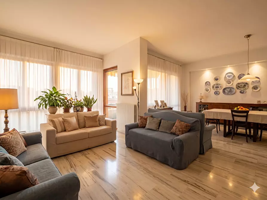 Immagine 6 di Appartamento in vendita  in Corso Vittorio Emanuele II 161 a Pescara