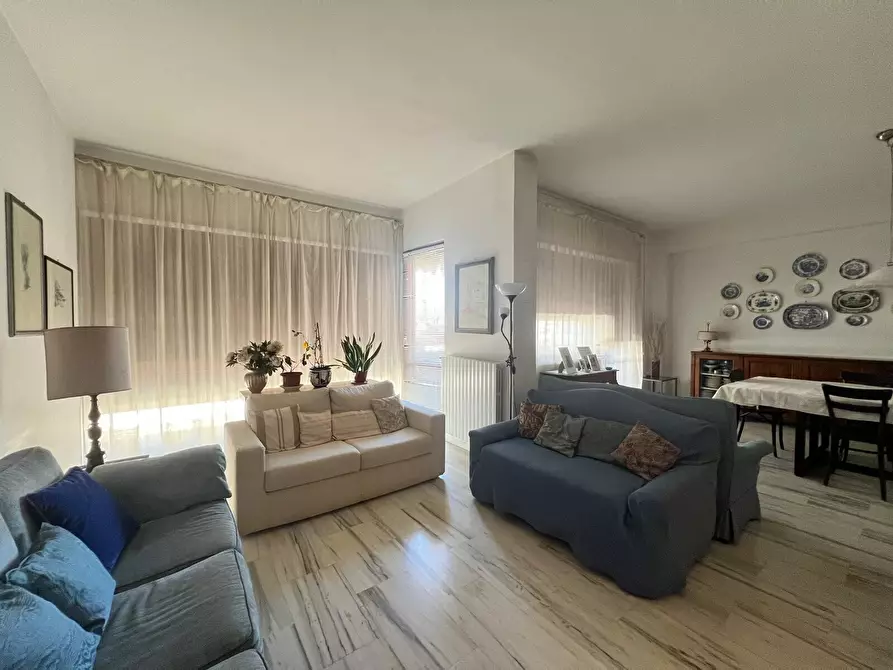 Immagine 5 di Appartamento in vendita  in Corso Vittorio Emanuele II 161 a Pescara