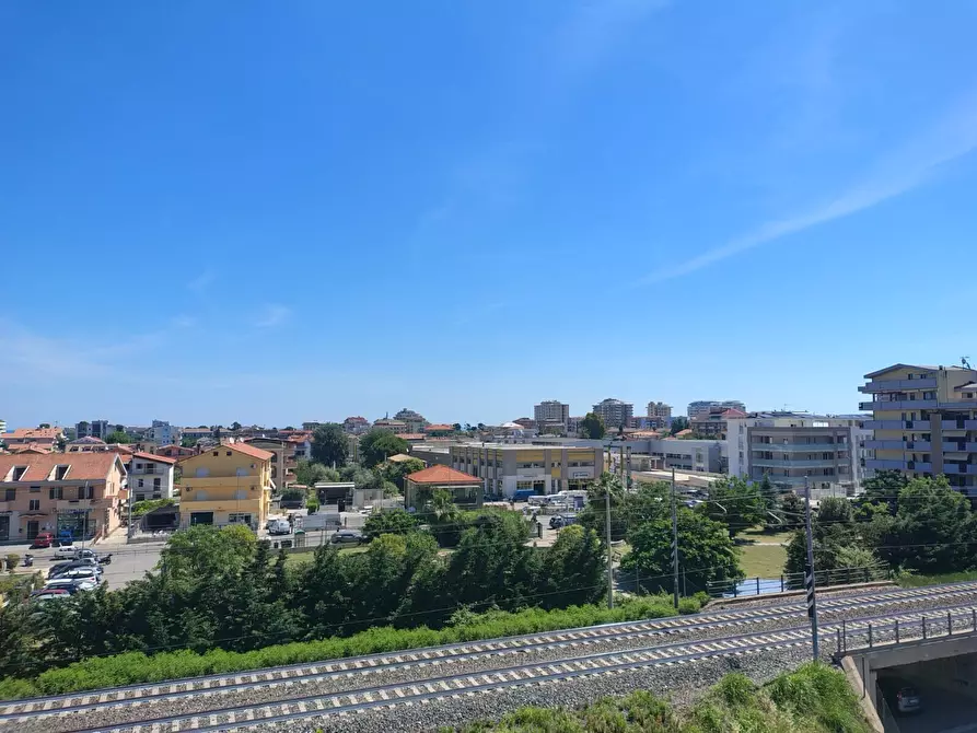Immagine 12 di Appartamento in vendita  in Via Saragt a Montesilvano