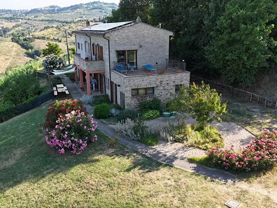 Immagine 1 di Villa in vendita  in contrada Cignale 3 a Penne
