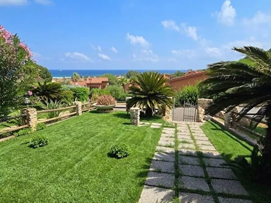 Immagine 3 di Villa in vendita  in Via delle Poiane 14 a Muravera