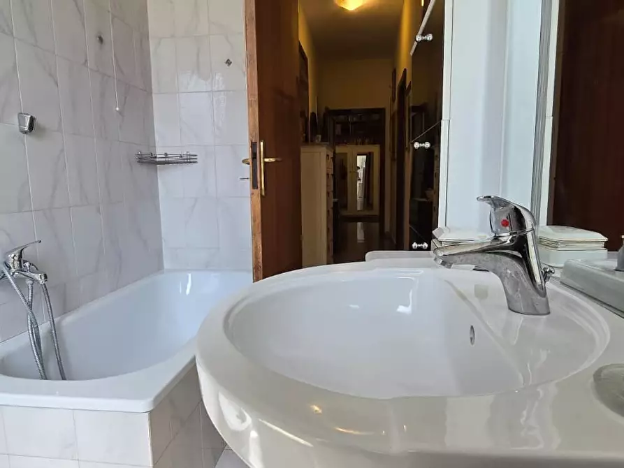 Immagine 27 di Appartamento in vendita  in Via Sant’Eufemia a Maiella 41 a Pescara