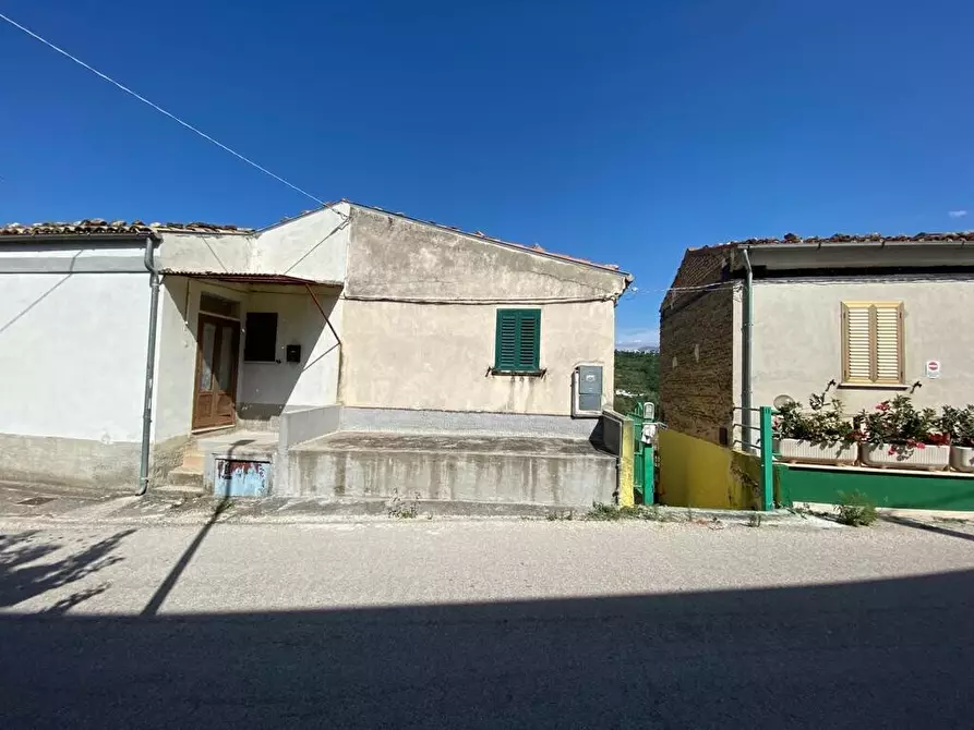 Immagine 1 di Villa in vendita  in Via Piano da Capo a Abbateggio