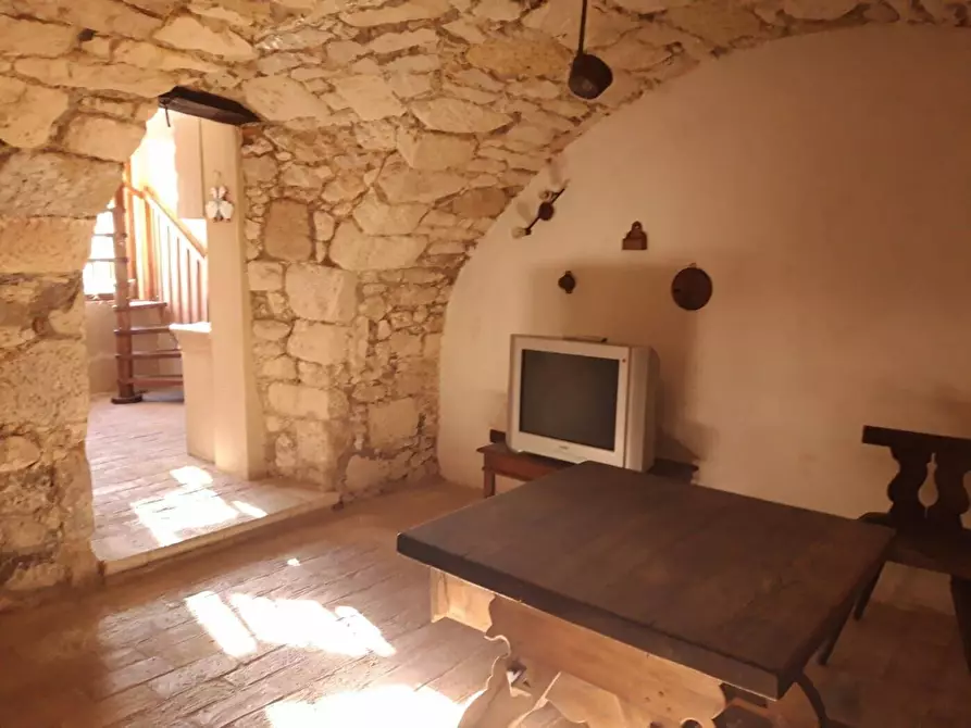 Immagine 5 di Villa in vendita  in Via Roma a Ari