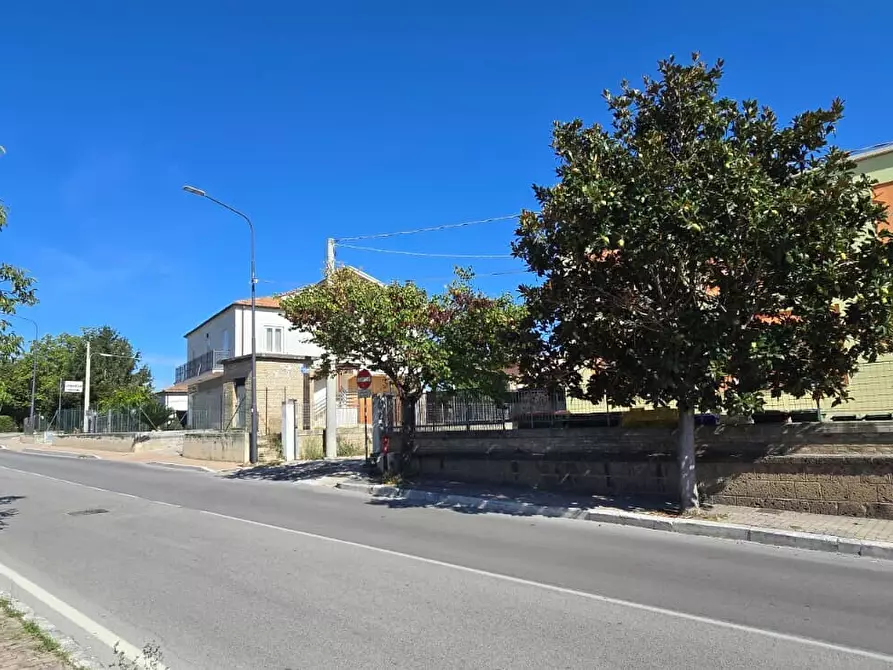 Immagine 18 di Terreno residenziale in vendita  in Via Giacomo Matteotti a Abbateggio