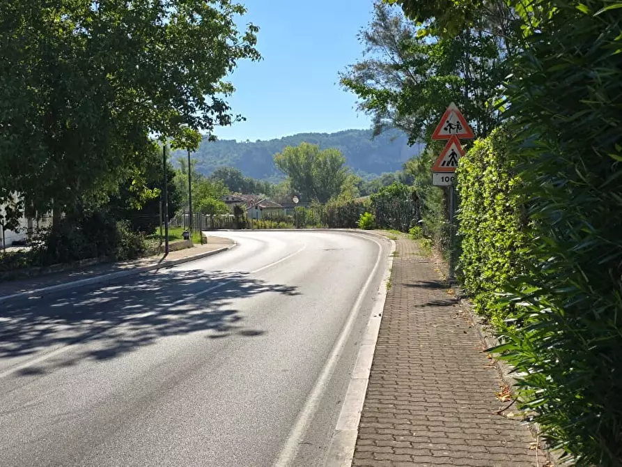 Immagine 10 di Terreno residenziale in vendita  in Via Giacomo Matteotti a Abbateggio