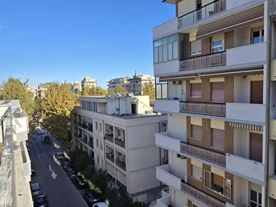 Immagine 19 di Appartamento in vendita  in Via Raffaello Sanzio 113 a Pescara