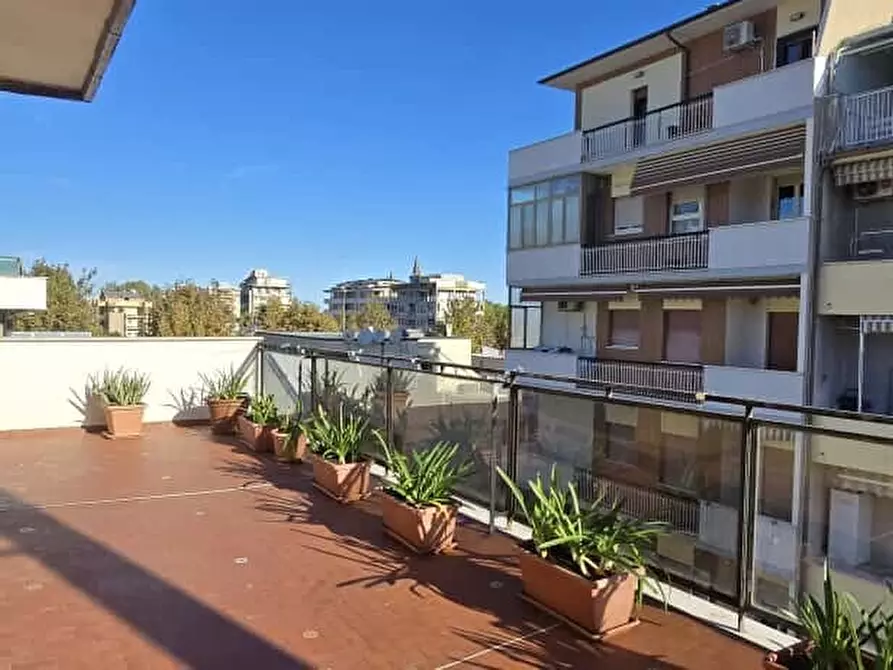 Immagine 20 di Appartamento in vendita  in Via Raffaello Sanzio 113 a Pescara