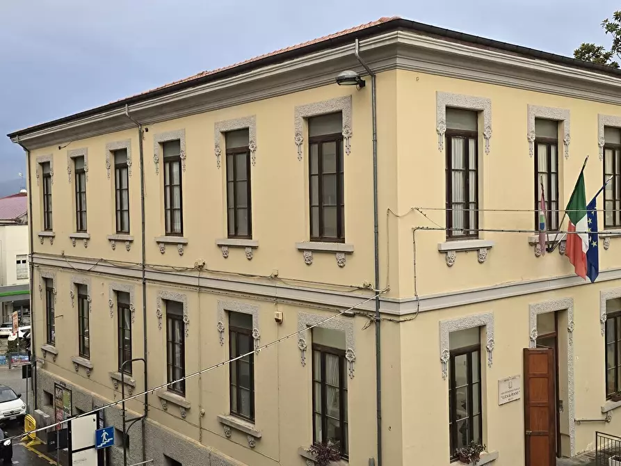 Immagine 5 di Appartamento in vendita  in Piazza Luca da Penne 50 a Penne