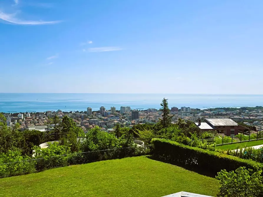 Immagine 2 di Villa in vendita  in via chiappinello a Montesilvano