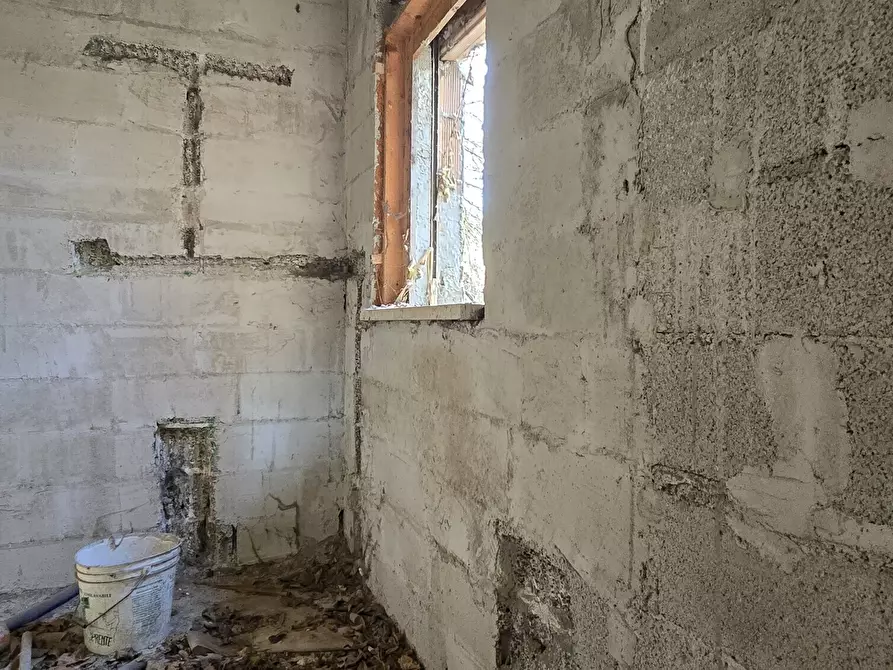 Immagine 29 di Villa in vendita  in Località Cavate a Sulmona