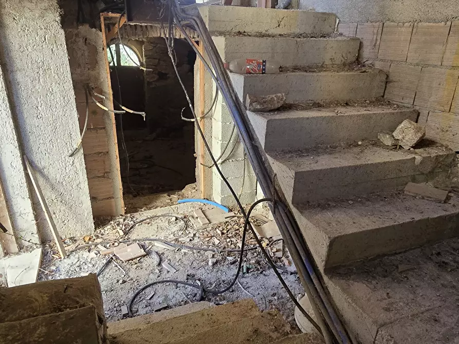 Immagine 30 di Villa in vendita  in Località Cavate a Sulmona