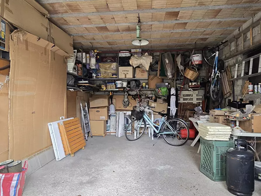 Immagine 31 di Villa in vendita  in Frazione Villa Rossi a Teramo