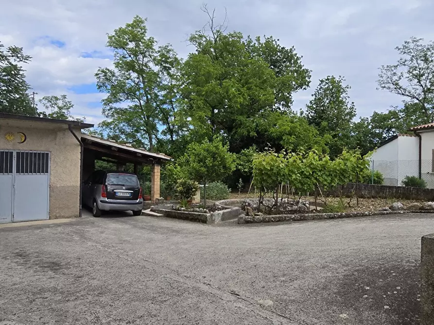 Immagine 30 di Villa in vendita  in Frazione Villa Rossi a Teramo