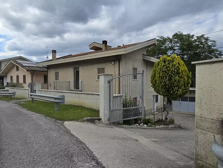 Immagine 25 di Villa in vendita  in Frazione Villa Rossi a Teramo