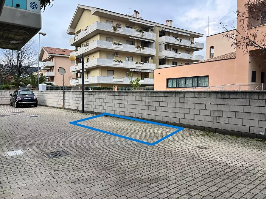 Immagine 39 di Appartamento in vendita  in Via Bradano a Montesilvano