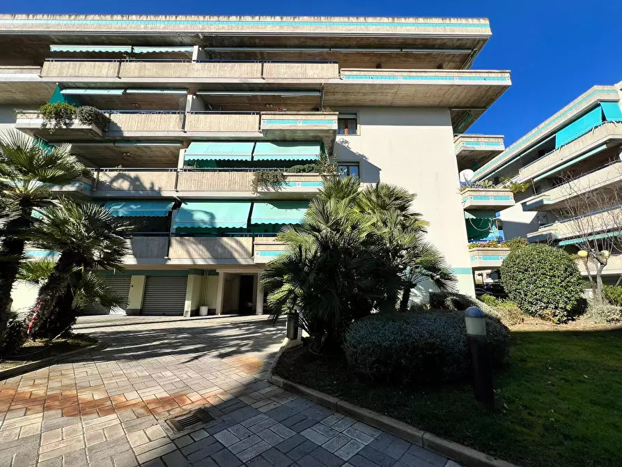 Immagine 1 di Appartamento in vendita  in Via Bradano a Montesilvano