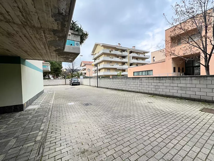 Immagine 40 di Appartamento in vendita  in Via Bradano a Montesilvano