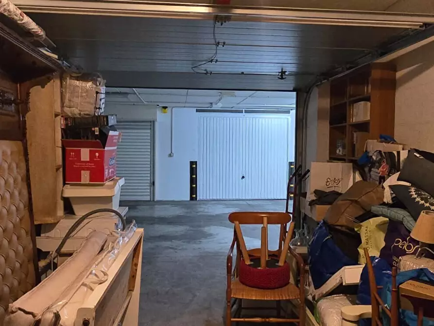 Immagine 19 di Box auto in vendita  in Corso Vittorio Emanuele II 346 a Pescara