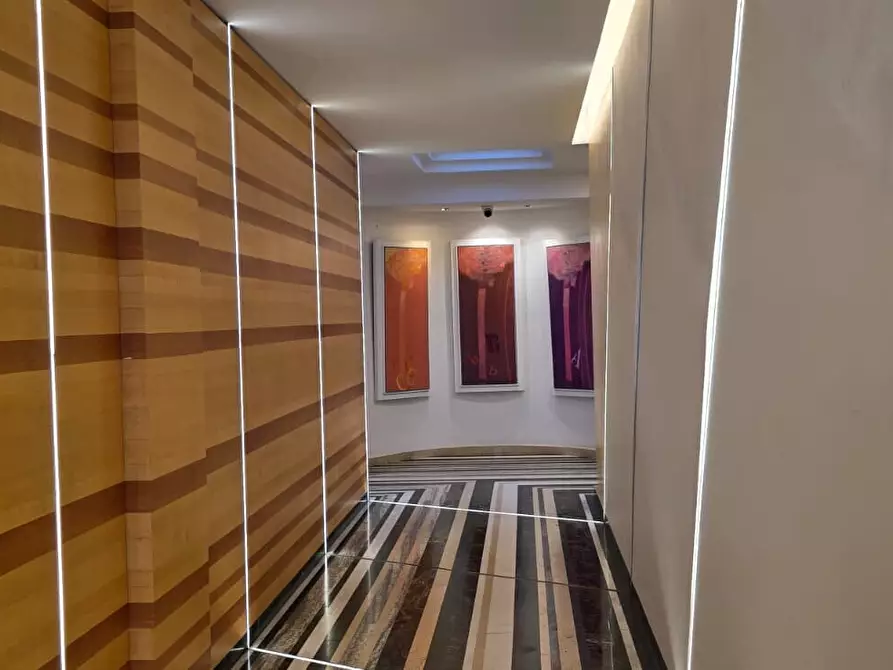 Immagine 4 di Box auto in vendita  in Corso Vittorio Emanuele II 346 a Pescara