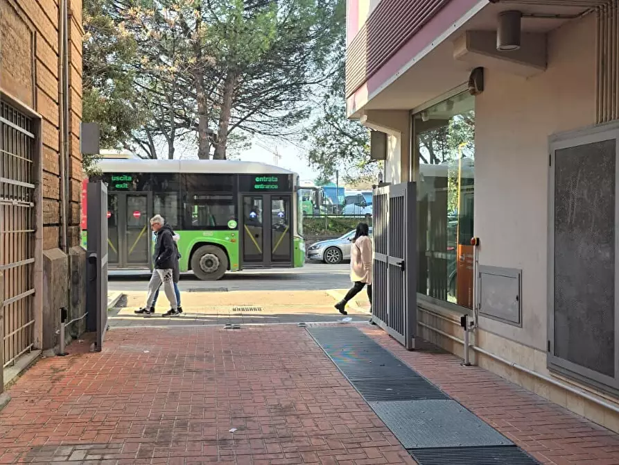 Immagine 2 di Box auto in vendita  in Corso Vittorio Emanuele II 346 a Pescara