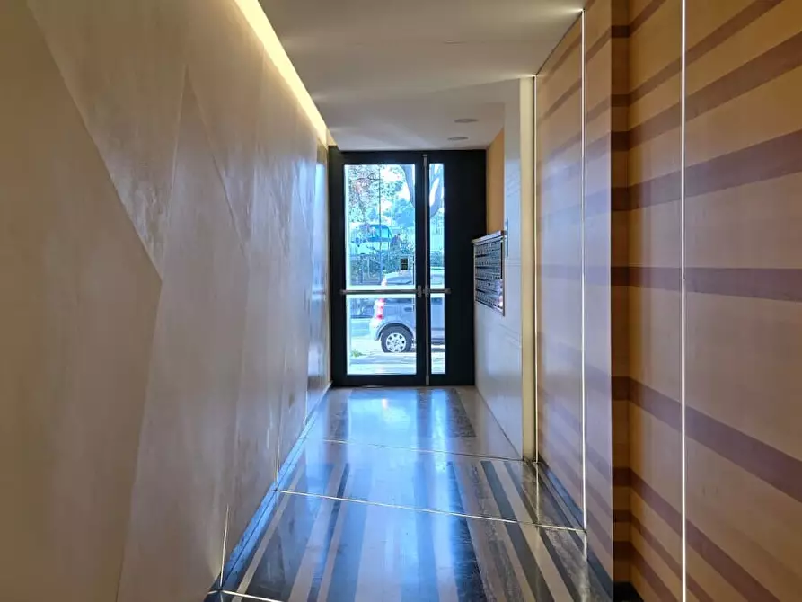 Immagine 5 di Box auto in vendita  in Corso Vittorio Emanuele II 346 a Pescara