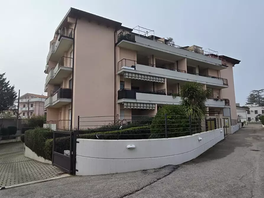 Immagine 1 di Appartamento in vendita  in Via del circuito 361 a Pescara