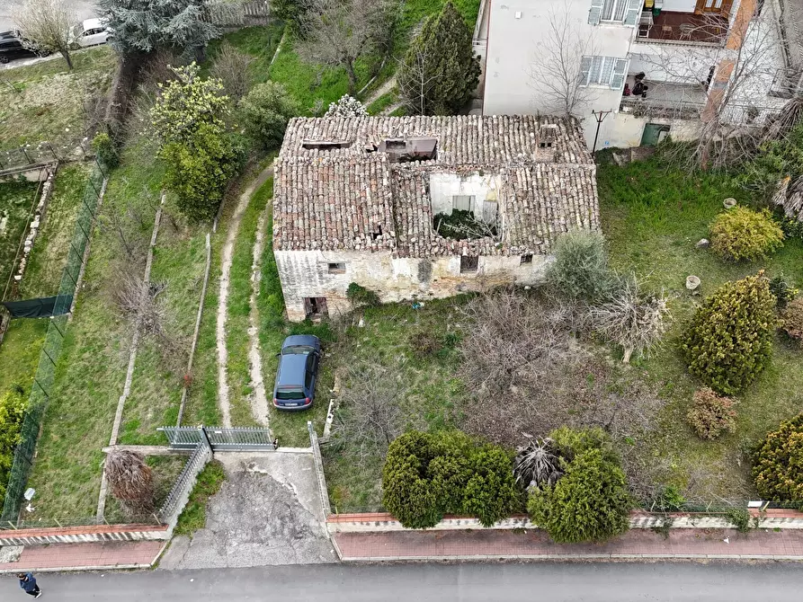 Immagine 36 di Villa in vendita  in Via Francesco Verrotti 4 a Penne