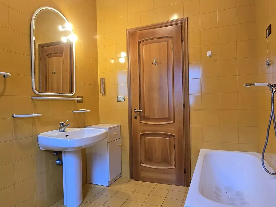 Immagine 55 di Villa in vendita  in Strada Colle Marino 55 a Pescara