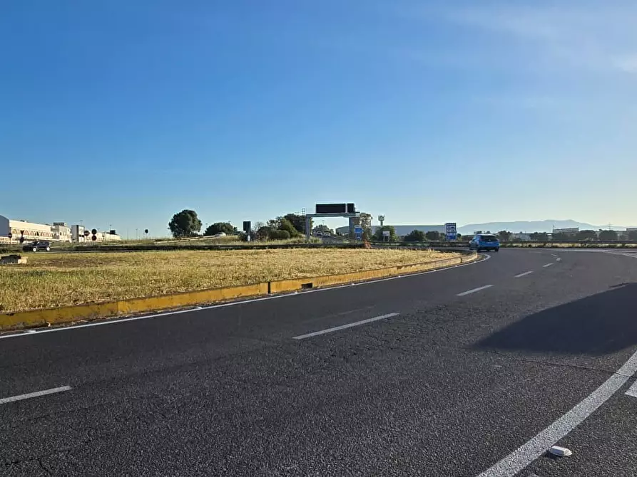 Immagine 12 di Terreno in vendita  in Via dei Trasvolatori a Elmas