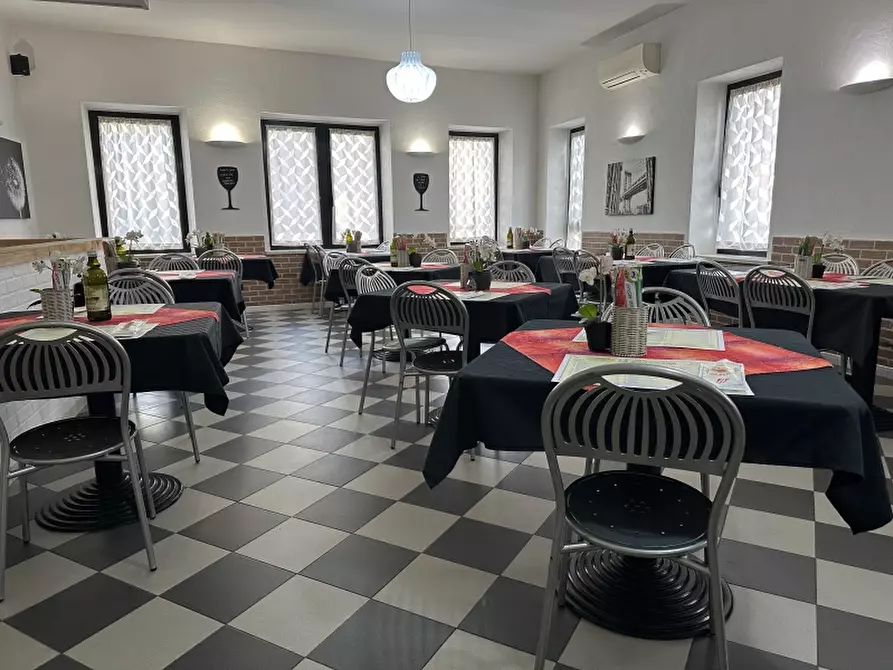 Pizzeria / Pub in vendita in viale delle Nazioni a Villafranca Di Verona