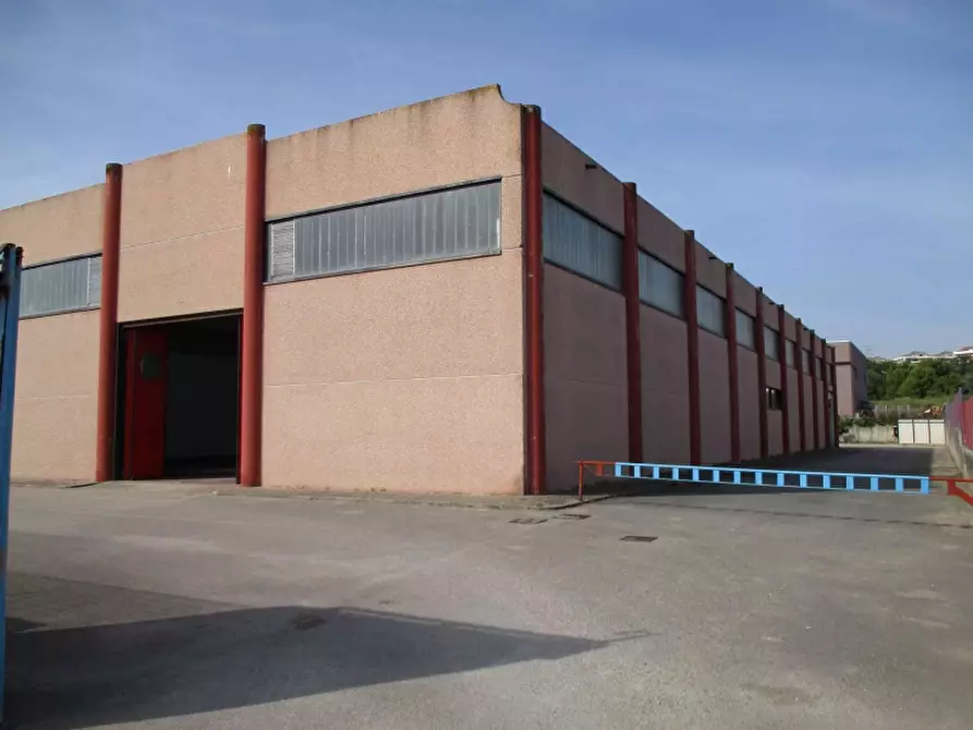 Capannone industriale in vendita in VIA DEI ROVERI a Termoli