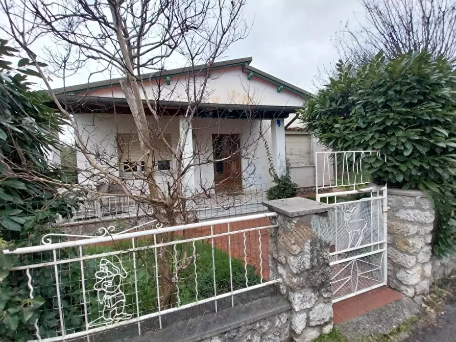 Casa indipendente in vendita in Via Leonardo 57 a Pietrasanta