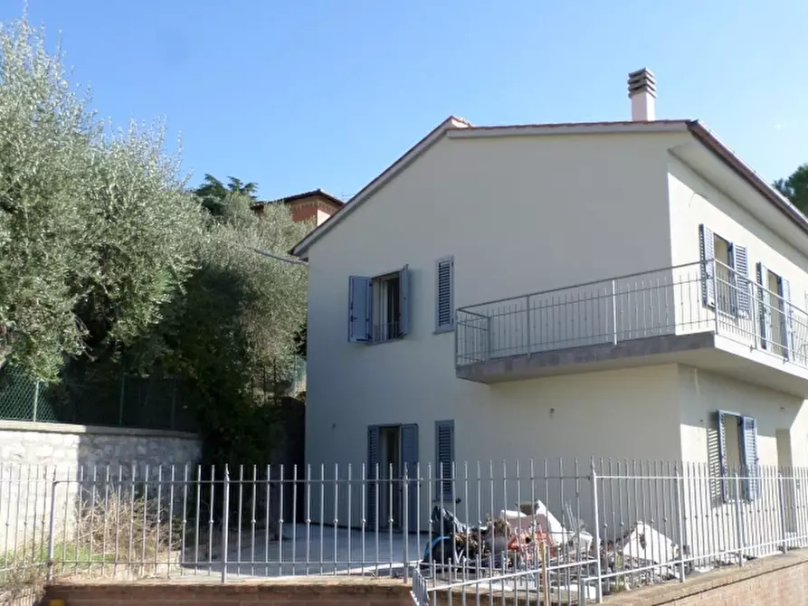 Villa in vendita in Via XXV Aprile a Castiglione Del Lago
