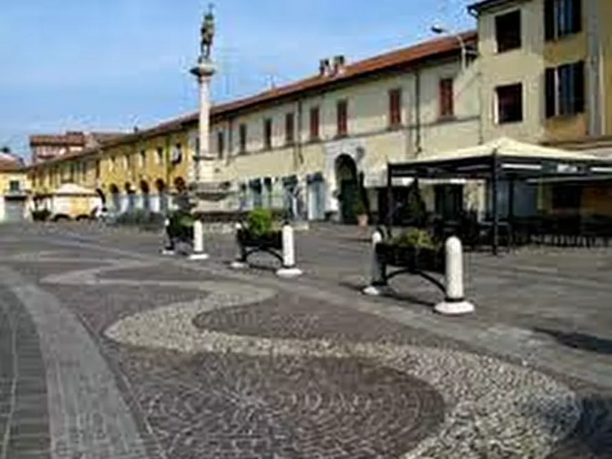 Negozio in affitto in P.zza Vittorio Emanuele a Melzo