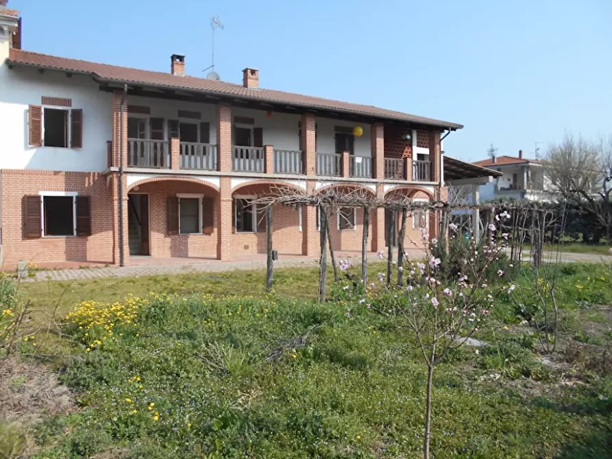 Casa indipendente in vendita in via Nazionale a Cerrina