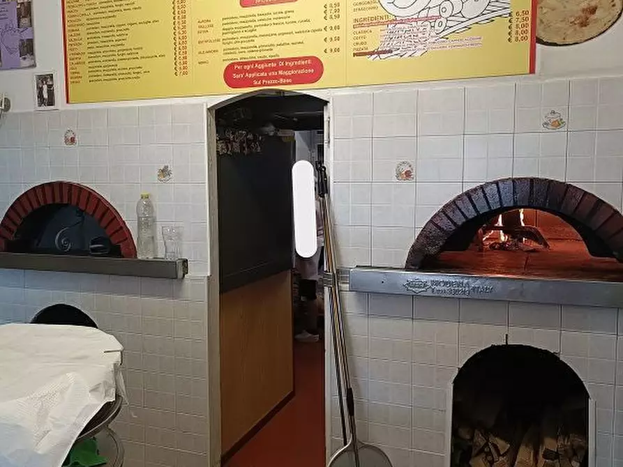 Pizzeria / Pub in vendita in via buozzi a Genova