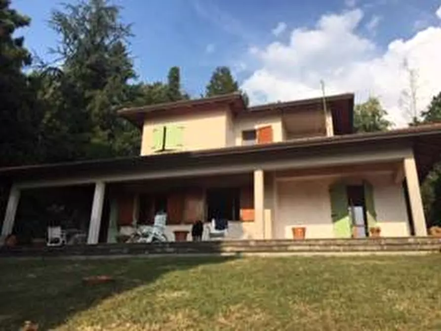 Villa in vendita in Via Orlindo Tonacci a Montignoso