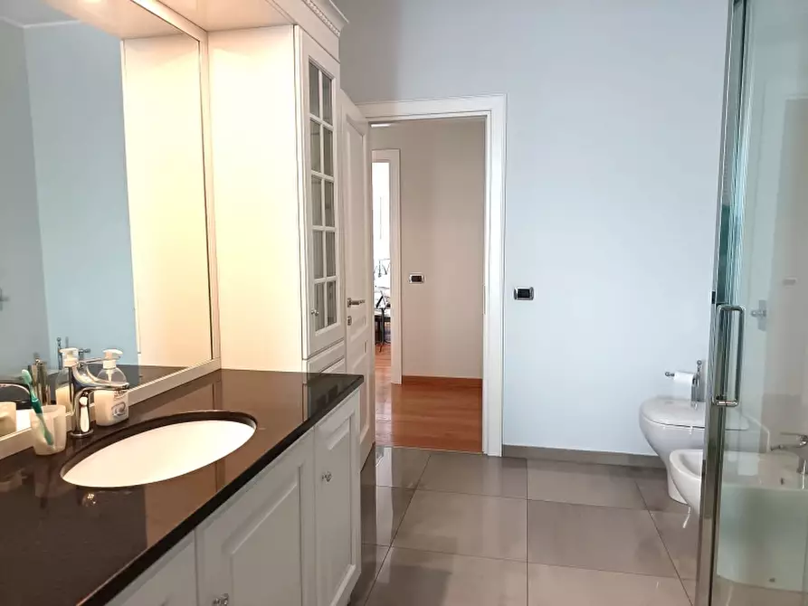 Immagine 16 di Appartamento in vendita  a Milano