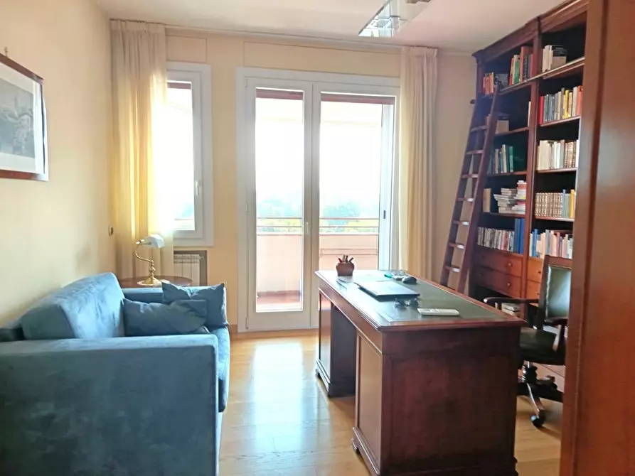 Immagine 10 di Appartamento in vendita  a Milano