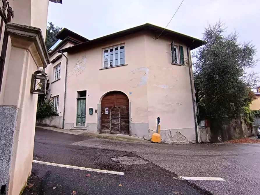 Immagine 1 di Casa indipendente in vendita  a Besozzo