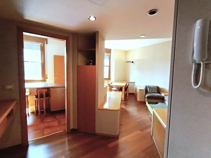 Immagine 8 di Appartamento in vendita  a Milano