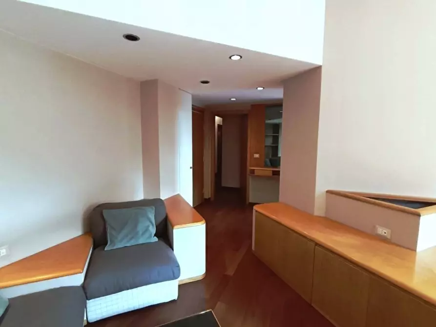 Immagine 13 di Appartamento in vendita  a Milano
