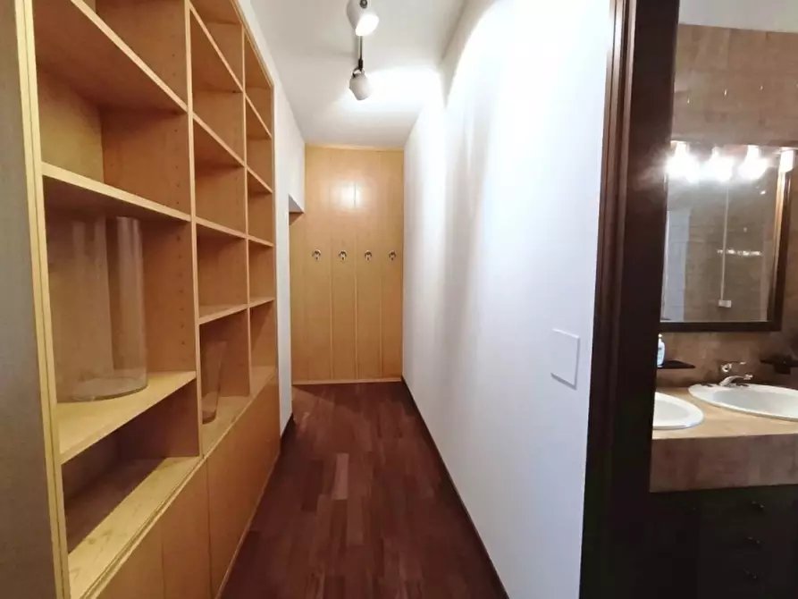 Immagine 14 di Appartamento in vendita  a Milano