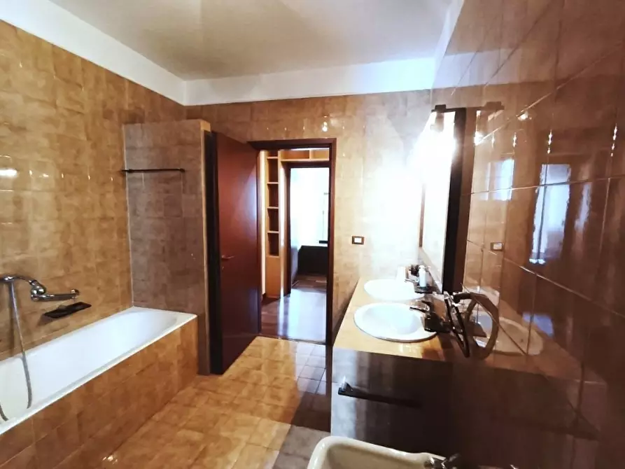 Immagine 18 di Appartamento in vendita  a Milano