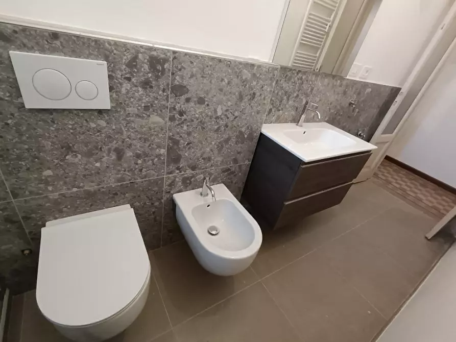 Immagine 16 di Appartamento in affitto  a Milano